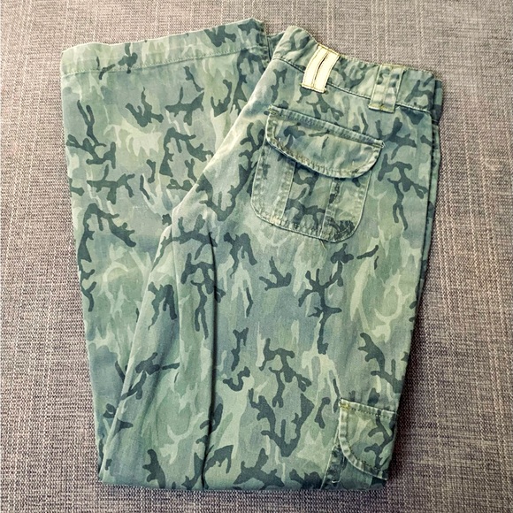 Nonstop Lifestyle Tecknologies Green Camo Pants Sz 7 w/ Side Leg Pockets - Picture 3 of 8